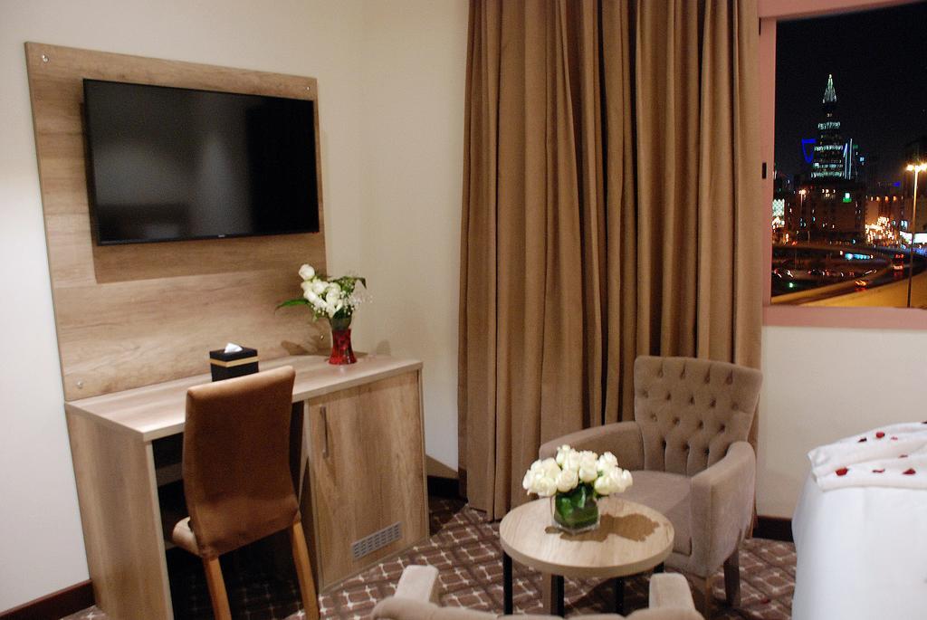 Burj Alhayat Hotel Suites Olaya Ер-Ріяд Екстер'єр фото