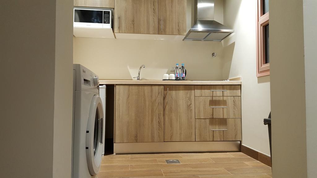 Burj Alhayat Hotel Suites Olaya Ер-Ріяд Номер фото